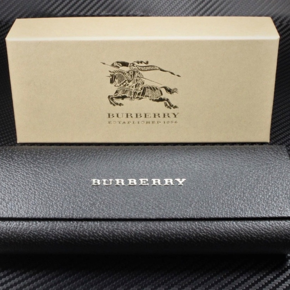 New Burberry Black Cat Eye Sunglasses 0BE4216 - Picture 5 of 5
